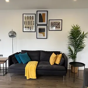 Сasa de vacaciones 3bed Flat 3wc And Great Location Near Excel City Airport O2 And Canning Town Station *