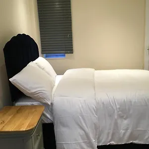 Private One Bedroom *