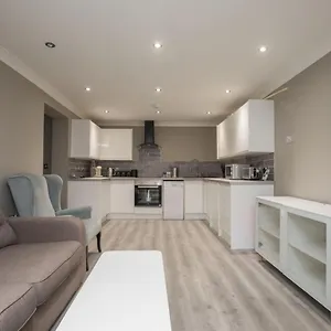 Riverside Kingston Flat 1b Daire *