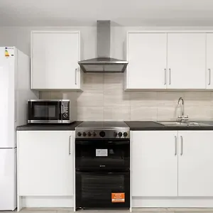 Stylish In Mill Hill Edgware