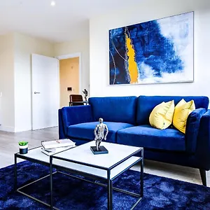 Hybrid Resi - London, Sutton With Onsite Car Parking * Cheam