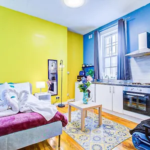 Apartment With A Large Toilet And A Separate Budget Price London