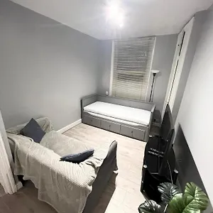 3 Bed On Balham High Road