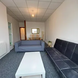 1 Spacious 2-bed *