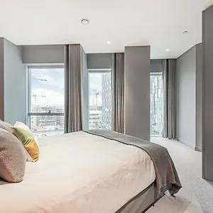 Apartment The Cut- Stylish Riverside Family London