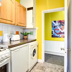 Oxford Street - Mayfair, Budget * London