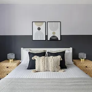 Stylish & Spacious 3 Bed With Fast Wifi, Close To Tube & Wembly Apartment *