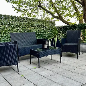 Apartment Stylish One-bedroom With Private Patio In Zone 2 London