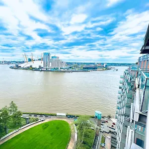 Canary Wharf, E14 9pw, 2 Bedroom Apartment London