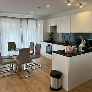 Apartment Four Bedroom Brixton