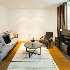 Chic And Spacious Flat Near Bond Street Apartment London