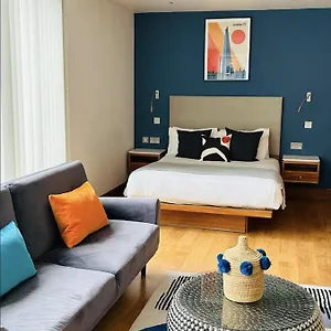 Flat With Balcony - Tower Hill - Centre By Prime Stays N-17 *