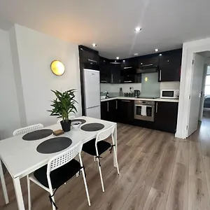 Full Apartment! Brick Lane!
