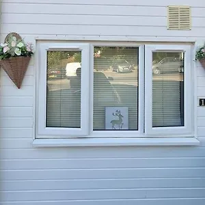 Flat, Close To O2 Arena And Airport Апартаменты