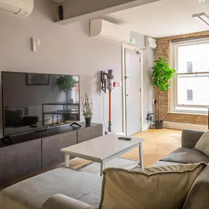 Air - Hatton Garden - Great Transport Links * Londra