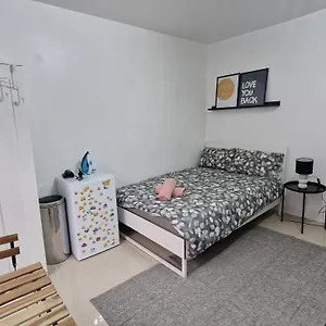 Apartment Small Cozy Zone 1 *