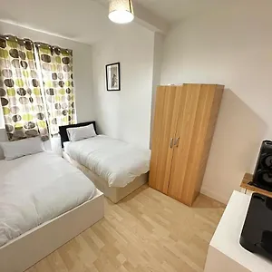 4 Floor New Miles Apartment London