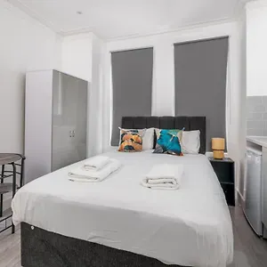 Apartment Selwyn Unique & Stylish London