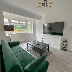 Apartment Comfortable In 3 Bed House *