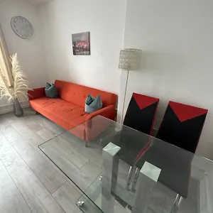 Apartment 8 Thomas House - Beautiful Spacious Modern *
