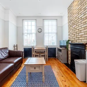 Stylish 1 Bdr Wcommunal Garden, Greenwich *