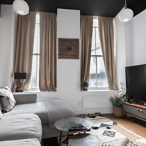 Апартаменты Beautiful 1 Bedroom In Holborn Zone 1 *