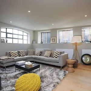 Manhattan Style In Fulham Apartment *