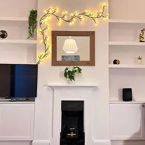 Jb Clapham, Perfect For Apartment *