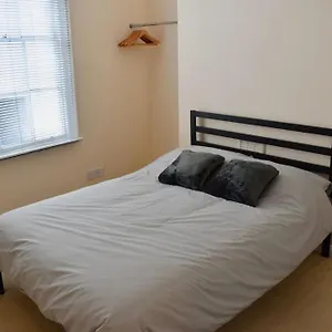 Cosy 1 Bedroom Flat Near The Eye