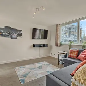 Hidden Gem In Battersea W/ Free Parking Apartment *