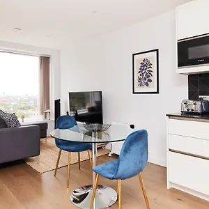 The Elephant And Castle Hideout - Cozy 1bdr Flat With Balcony Londra