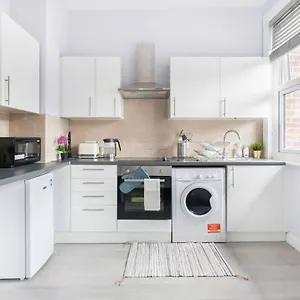 Superb Apts In Earls Court Appartamento