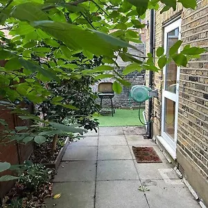 Apartment Cozy 2 Bed Flat ! Amazing Bath!