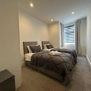 Star London Bell Lane 3-bed Oasis With Garden Апартаменты *