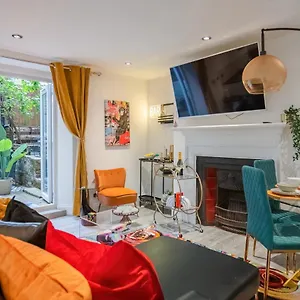 Funky Trendy Modern 3 Bed 3 Bath House In Dalston Apartment