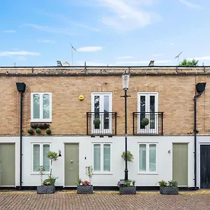 Captivating 3-bed House In Holland Park Holiday home