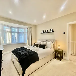Дом отдыха Luxury Essex - - Free Parking - Quick Access To London - Sleeps 6 *
