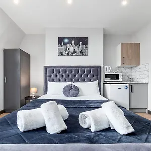Bed & Breakfast Sydenham Stays By Hayes Residency