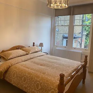 Apartman Beautiful Ground Floor Flat London