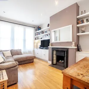 Apartment Amazing 2bdr Near Park, Herne Hill London