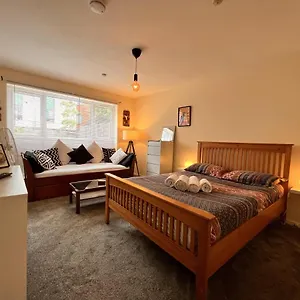 Apartment Millfields Place *