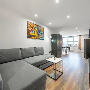 5 - West Brand New Loft Apartment London