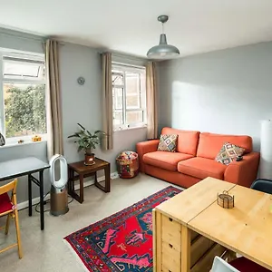 2bd Stylish W/t Grand Piano Apartment