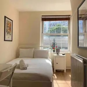 Alloggio in famiglia Aplacetostay Apartment, Zone 1 Nhg *
