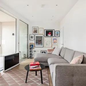 Cozy Flat In Hip East
