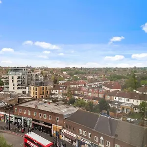 Contemporary 1 Bedroom Flat In Bp4 Apartment London