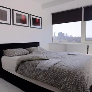 Stylish & Cosy Nest Near River Thames Apartment London