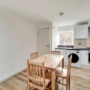 Flat 7 Mornington Crescent, 2 Bedroom, 1 Bathroom Flat Appartamento Londra