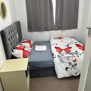 Tomla Inn-3 Beds House - 6 People Sleeps-greenwich Short Let Plumstead (Greater London)