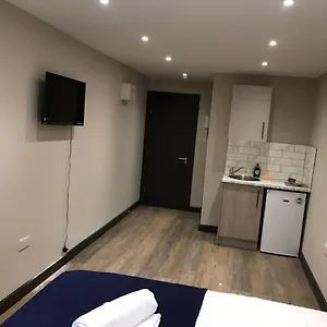 Bedfont House Apartamento Hillingdon